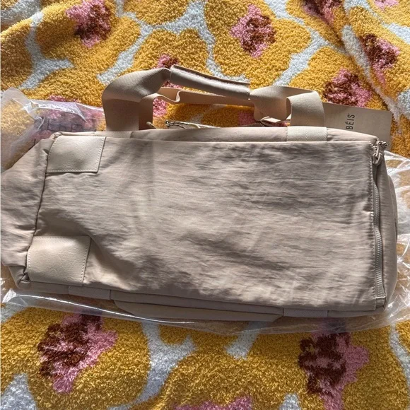 BEIS Sport Duffle - Picture 2 of 14